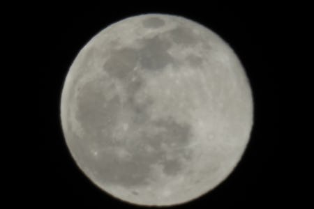 Is Samsung S Galaxy S21 Ultra Using Ai To Fake Detailed Moon Photos Is Samsung S Galaxy S21 Ultra Using Ai To Fake Detailed Moon Photos
