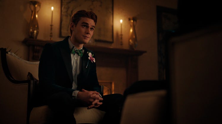 Photos from 'Riverdale' Season 5's premiere show prom looks.