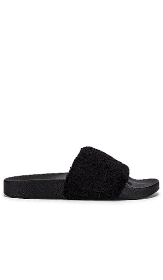 8 2021 Shoe Trends From Clogs To Fuzzy Slippers