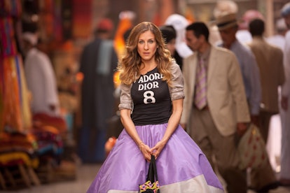 8 Carrie Bradshaw-Inspired Looks You Can Rock in 2018 - Brit + Co