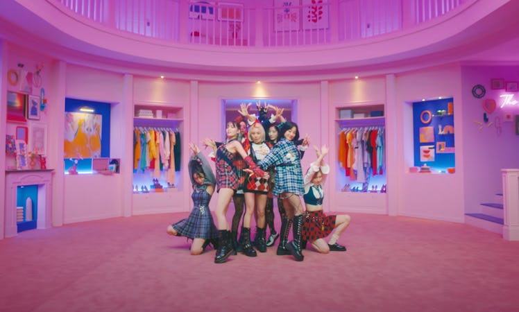 TWICE's "The Feels" music video.