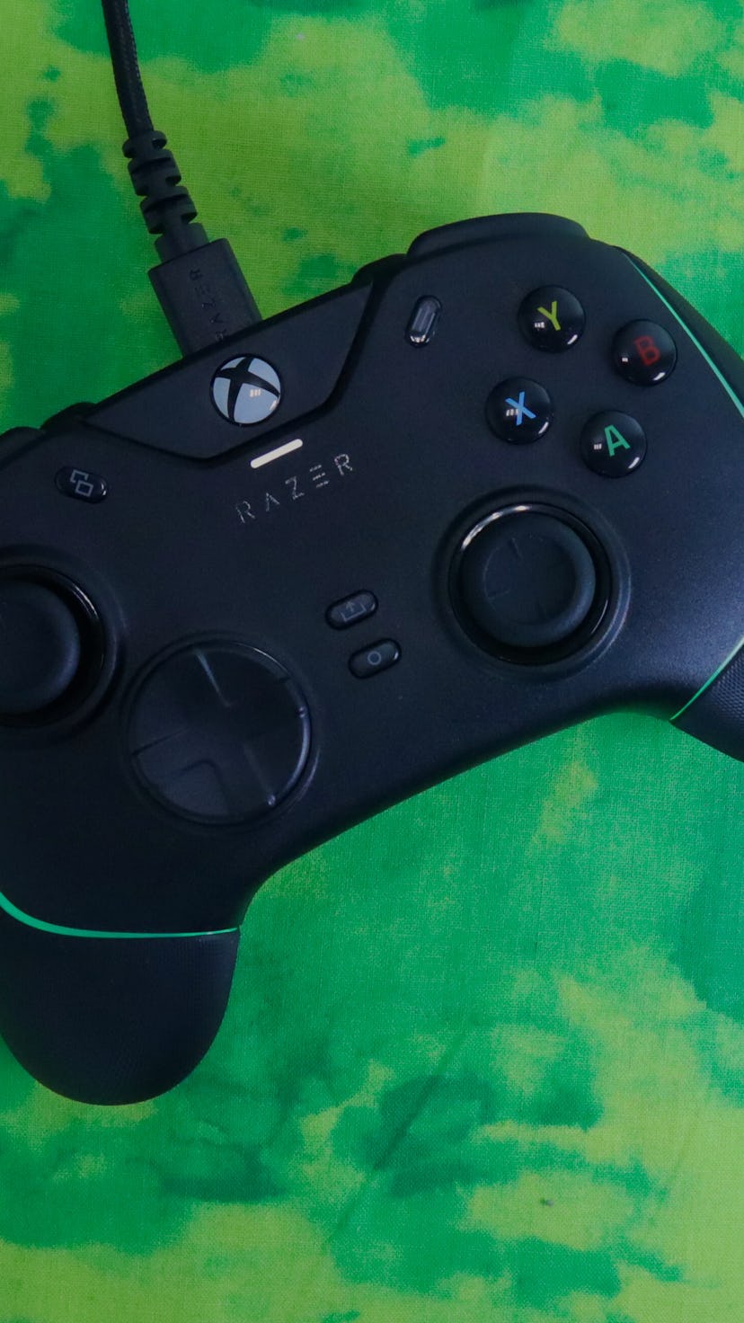 Razer Wolverine V2 Chroma pro xbox series s controller