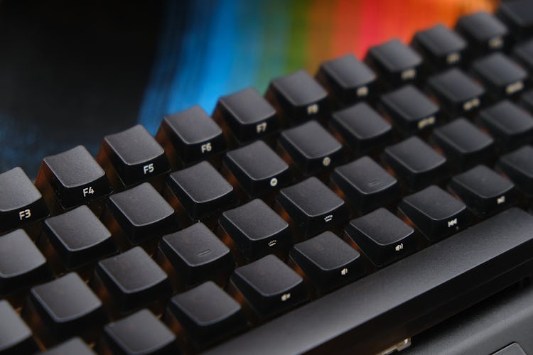 Razer BlackWidow V3 Mini HyperSpeed Phantom Edition review: black keycaps