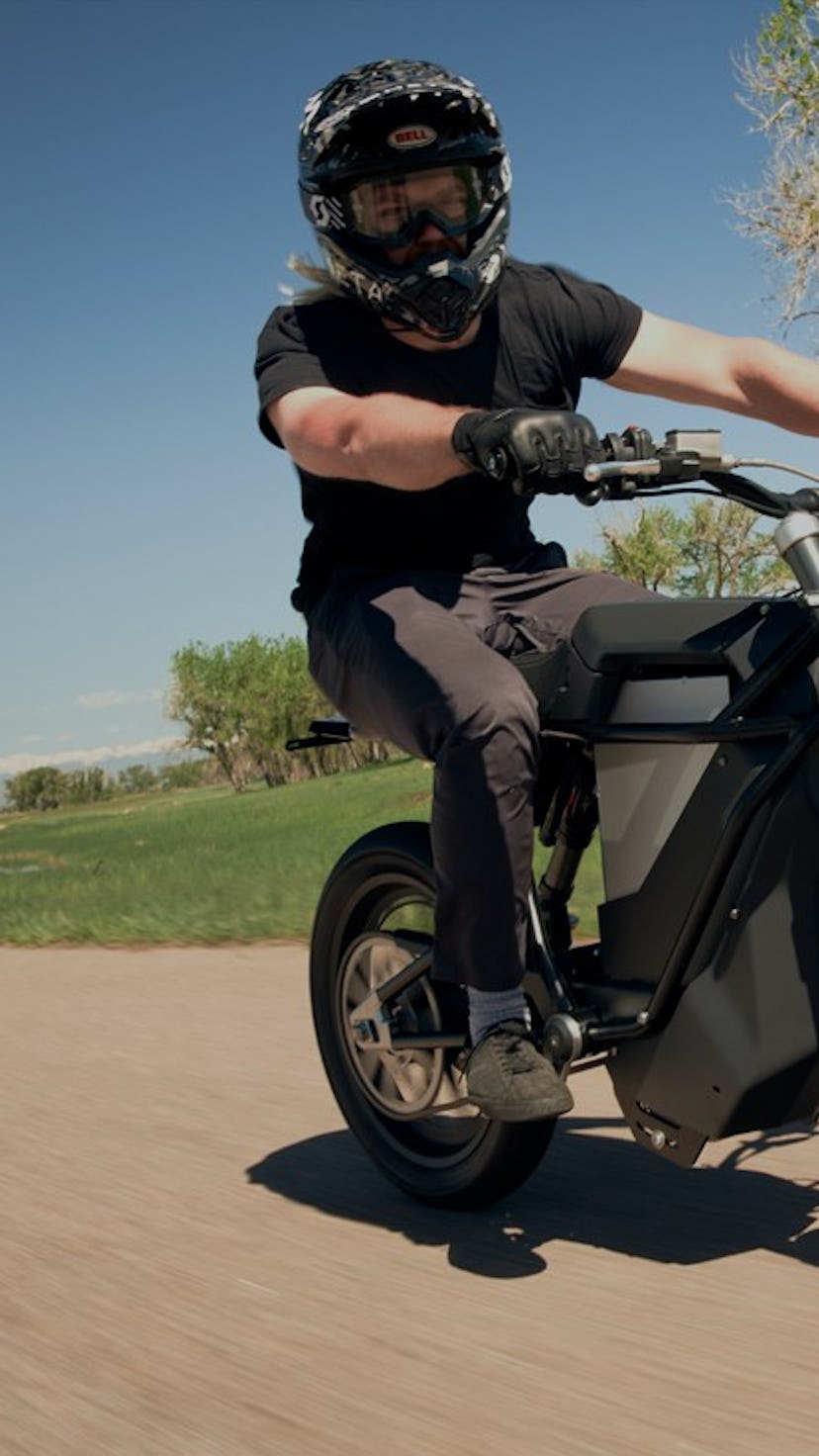 An electric bike and motorcycle hybrid with swappable battery from Land Energy. E-bike. E-motorcycle...