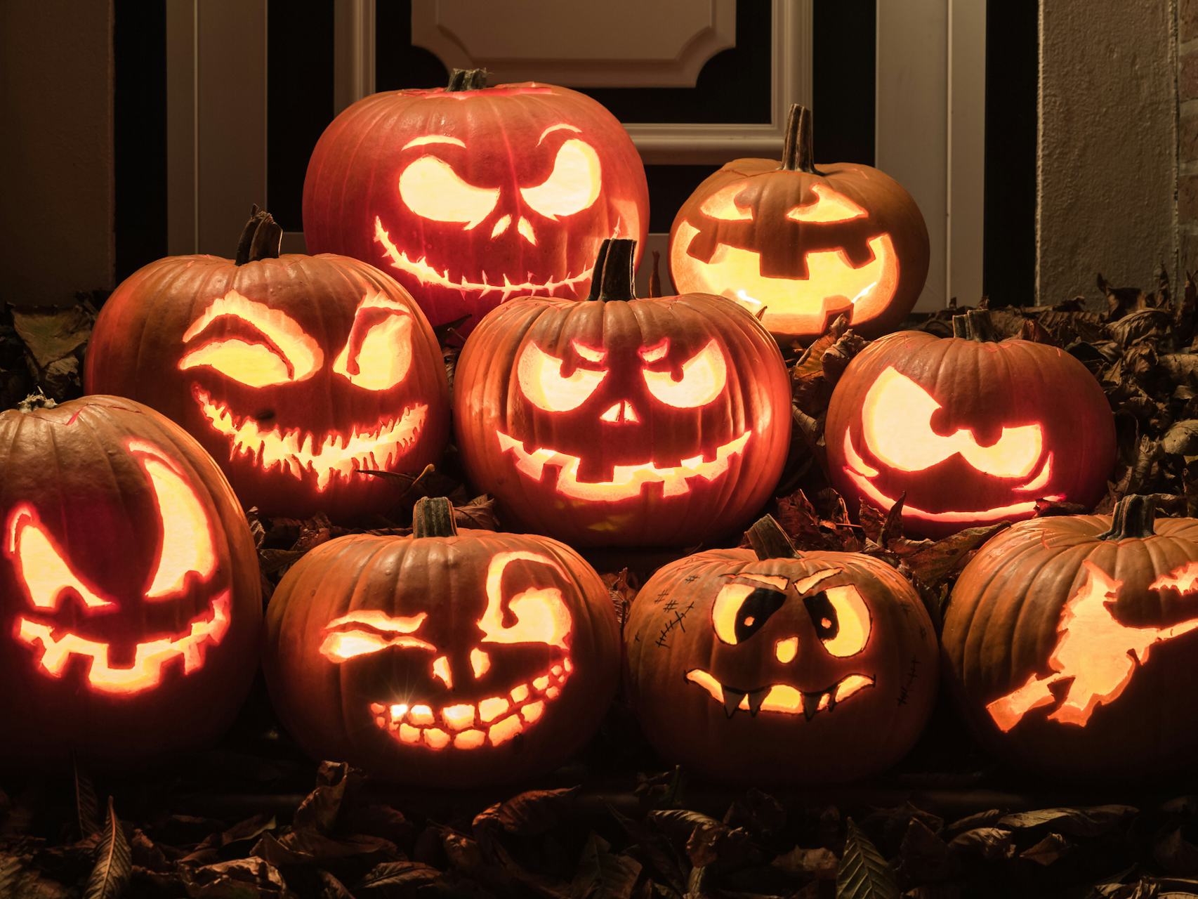 15 Jack-O-Lantern Ideas For Halloween 2021