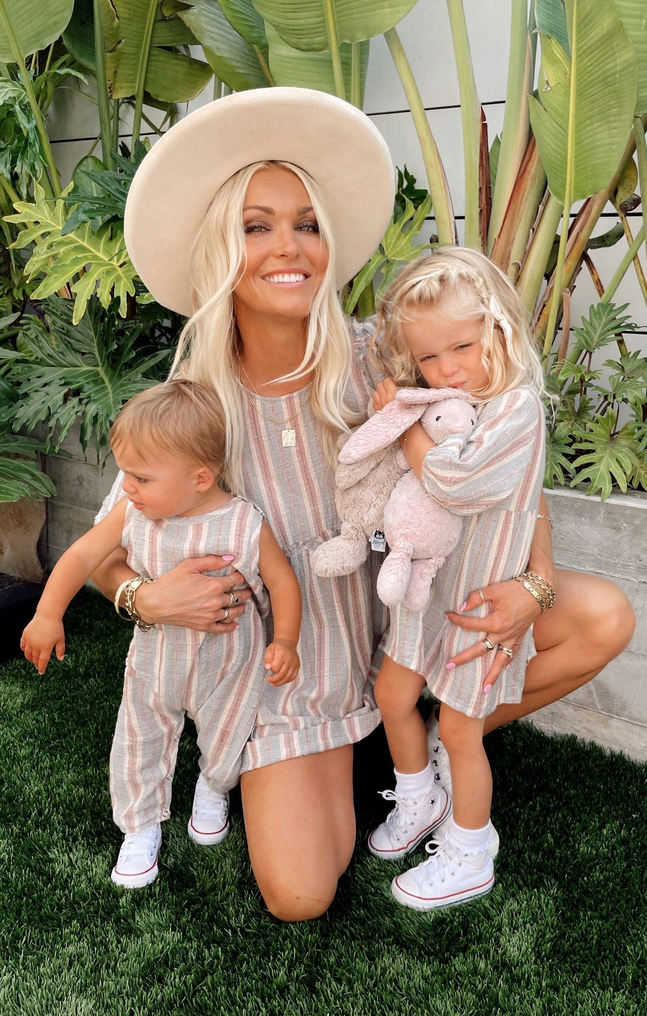 Mom and daughter sales matching thanksgiving outfits