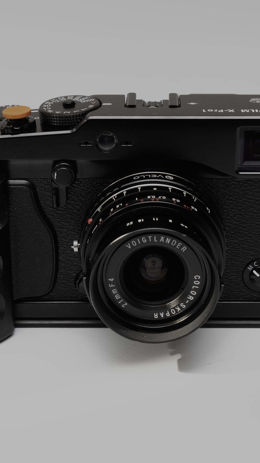 Does Fujifilm's ancient X-Pro1 have a mythical, 'film-like' sensor?