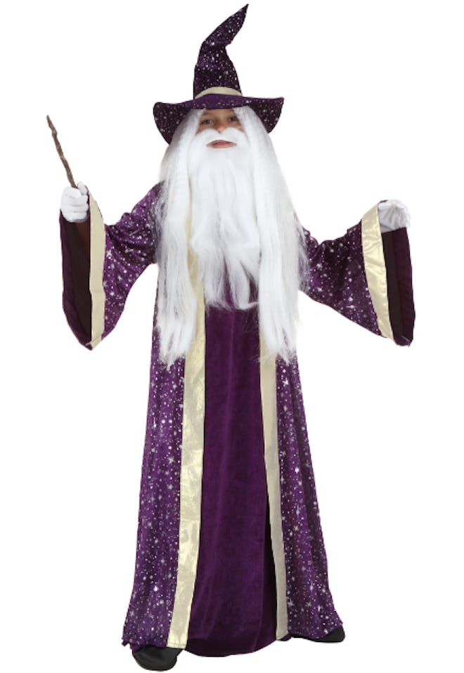 kid dressed as a wizard