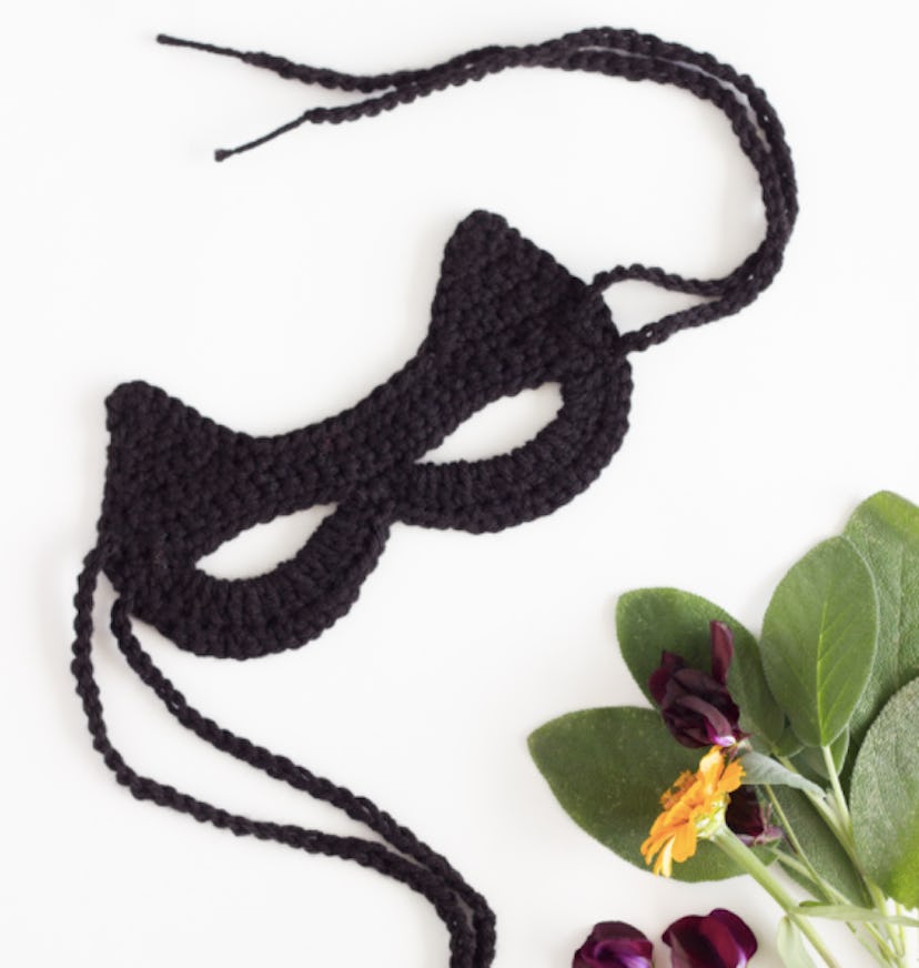 Crochet cat mask for Halloween