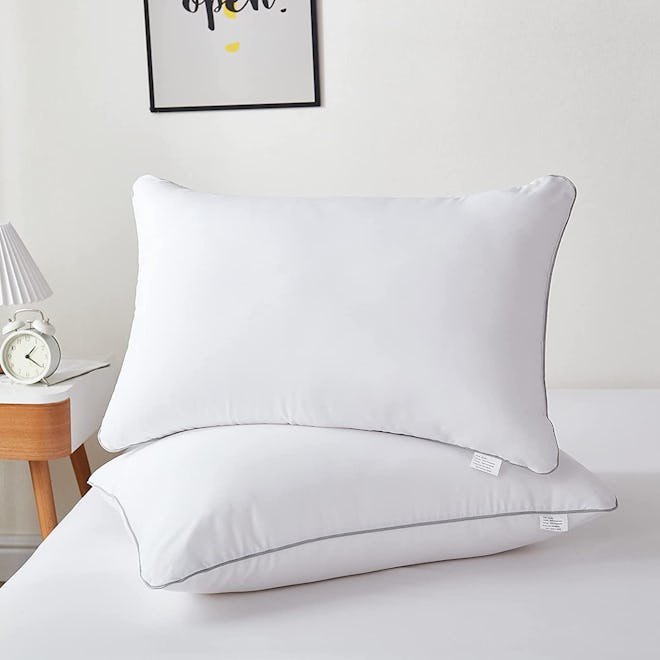 Intoipush Bed Pillows (2 Pack)