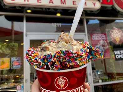 9 National Dessert Day 2021 Deals On Oct. 14 For Free Sweets