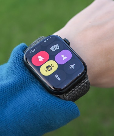 Buttons are larger and easier to tap on Apple Watch Series 7.