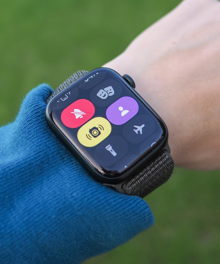 Buttons are larger and easier to tap on Apple Watch Series 7.