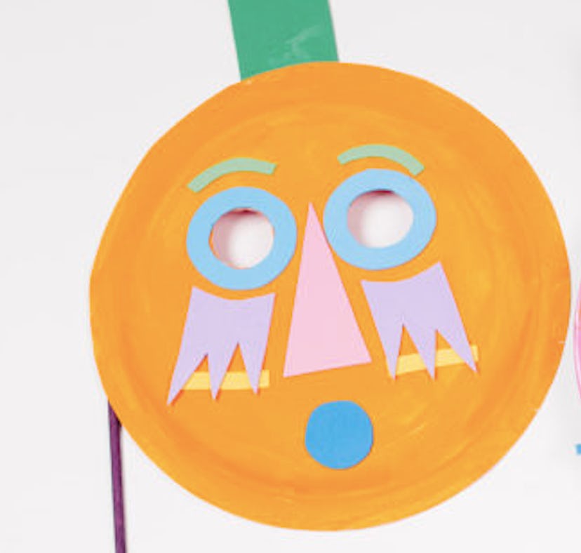 Paper plate pumpkin mask