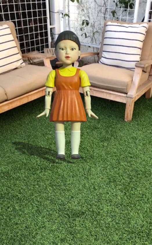 These 'Squid Game' Snapchat Lenses include full-sized robot dolls.