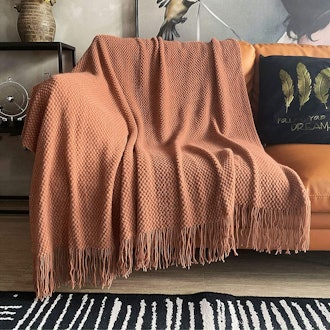 LOMAO Knitted Throw Blanket with Tassels 