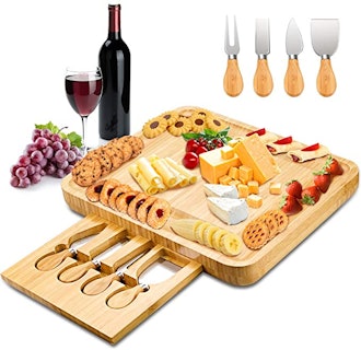Mosskic Cheese Board and Knife Set