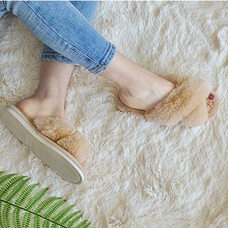 Parlovable Plush Cross-Band Slippers