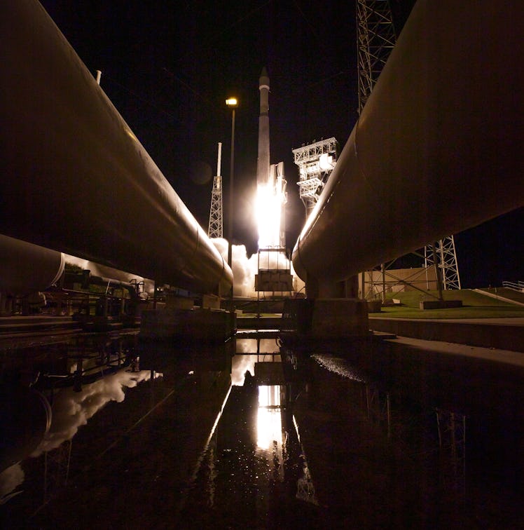 NASA's photo of the ULA Atlas V taking off.