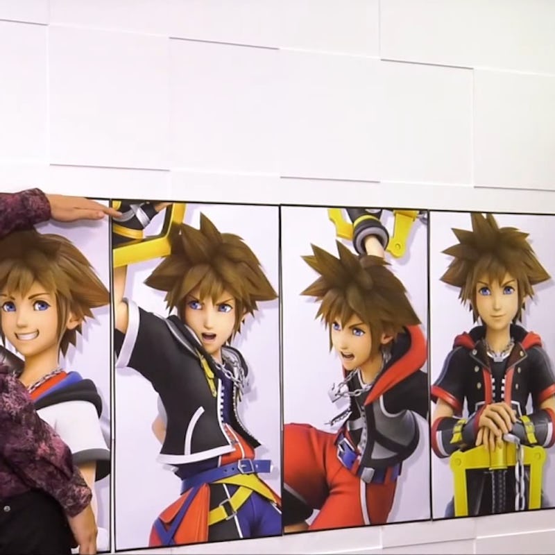 Sakurai leaning with Sora outfits