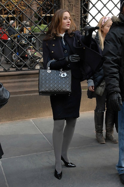 Leighton Meester films scenes for 'Gossip Girl' on November 20, 2008 in New York City, New York.