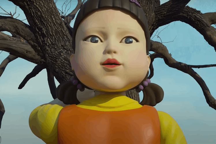 The robot girl from 'Squid Game' was at the real-life 'Squid Game' held in the Netherlands by Netfli...