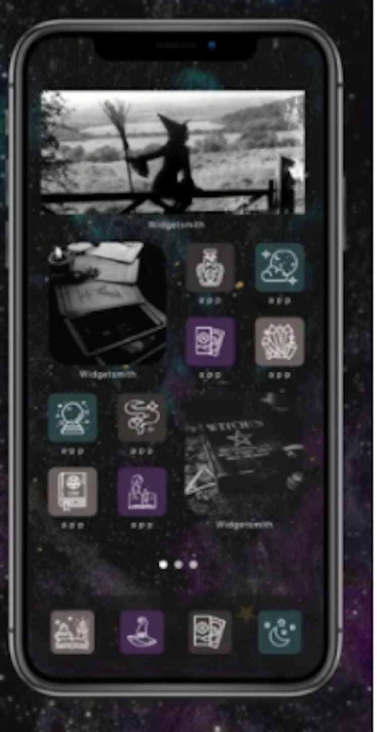 These new Halloween iOS Home Screen iPhone ideas include a witchy design.