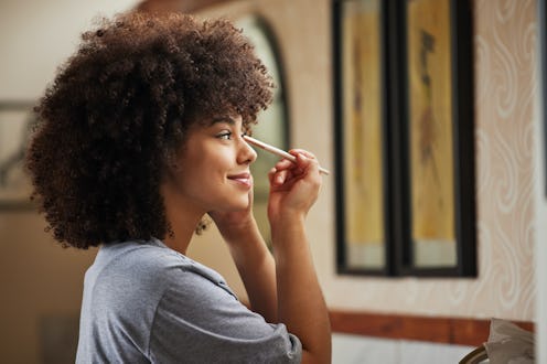 Here are easy eyeliner tips for shaky hands that will help beginners get clean, precise lines.
