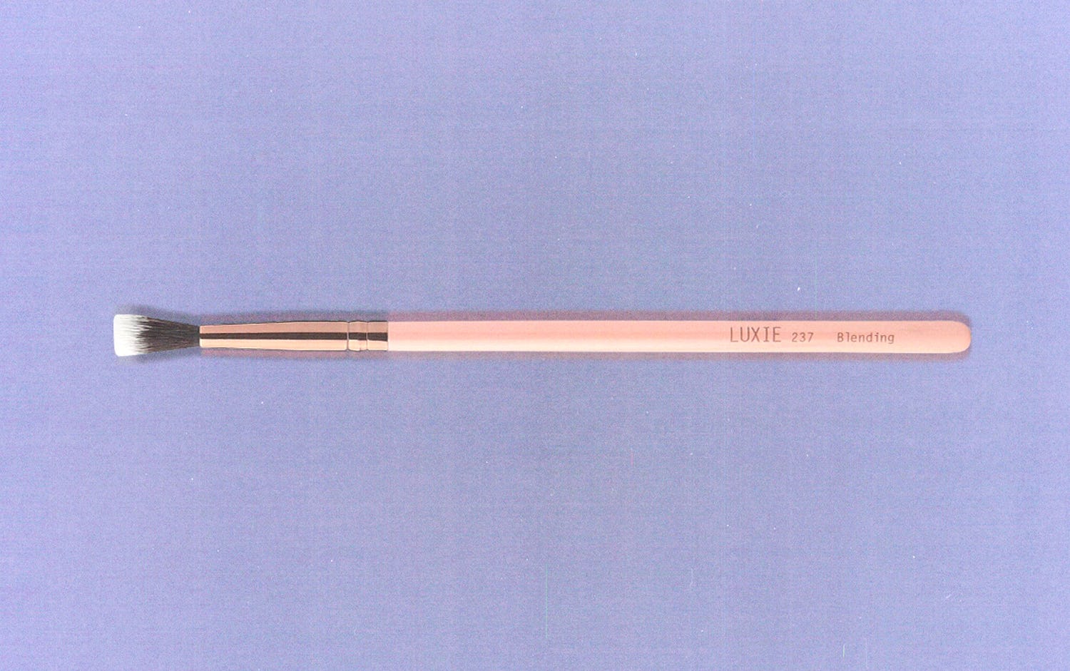 The Best Fluffy Blending Brush to Keep in Your Makeup Kit