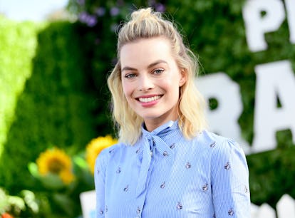 Margot Robbie and Ryan Gosling will play Barbie and Ken in a 'Barbie' movie.