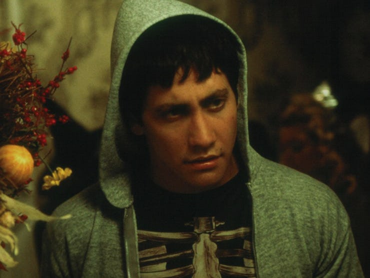 Jake Gyllenhaal wearing a grey hoodie in the mind-blowing indie sci-fi movie Donnie Darko