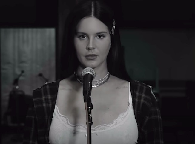 Lana Del Rey performed "Arcadia" on The Late Late Show With Colbert