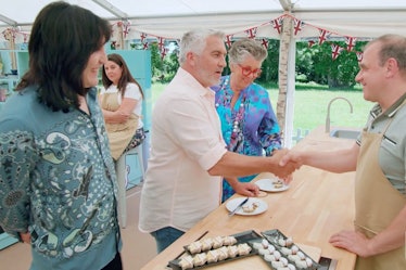 Jurgen gets a Hollywood Handshake on The Great British Baking Show Season 12