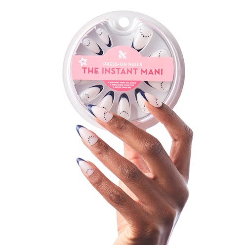 Olive & June’s press-on nails are making nail art really easy. It's basically an instant manicure, a...