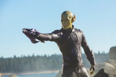 Skrull holding up a blaster in Captain Marvel