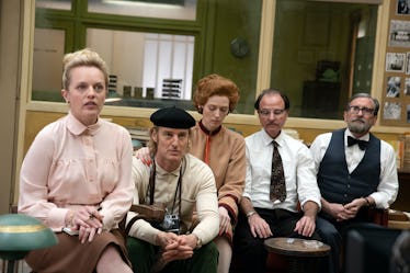 Elisabeth Moss, Owen Wilson, Tilda Swinton, Fisher Stevens, and Griffin Dunne on the set of "The Fre...