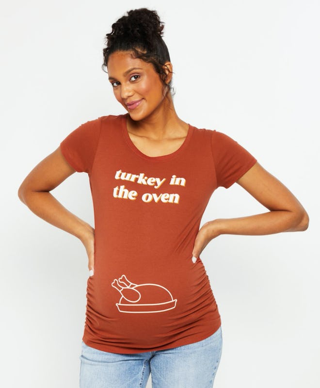 Turkey In The Oven Thanksgiving Maternity Graphic T-Shirt