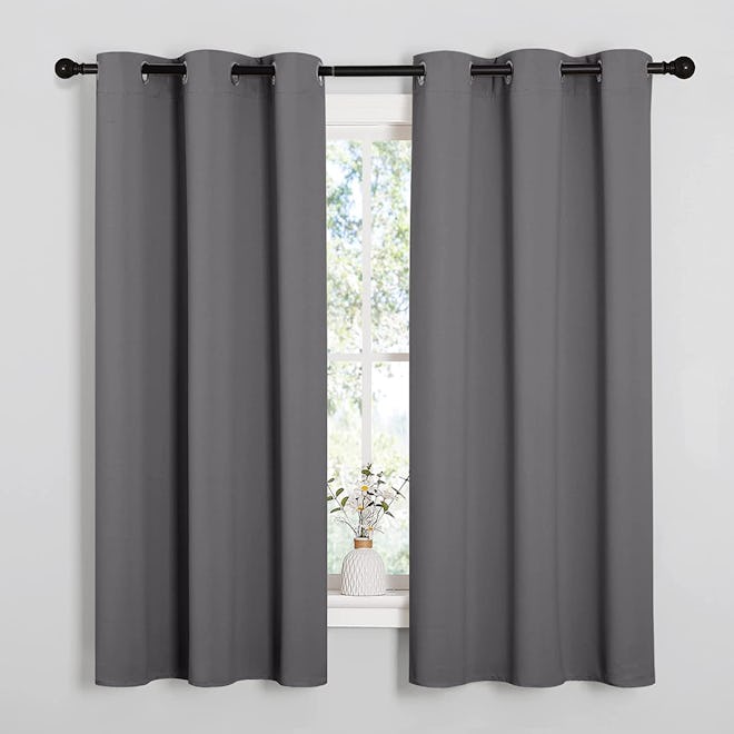 NICETOWN Thermal Insulated Grommet Blackout Curtains