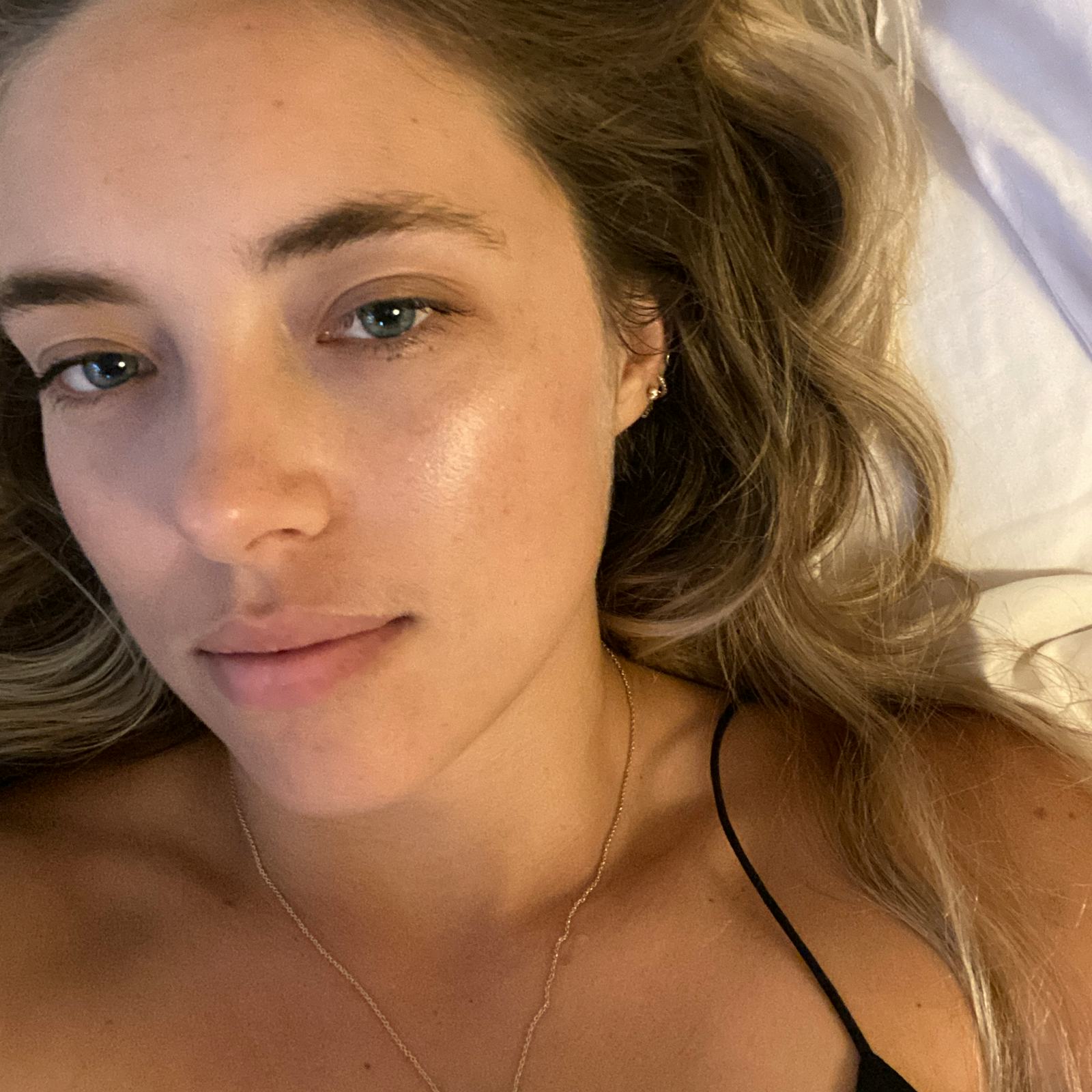 This Easy Nighttime Skin Care Routine Leaves Me Glowing In 10 Minutes