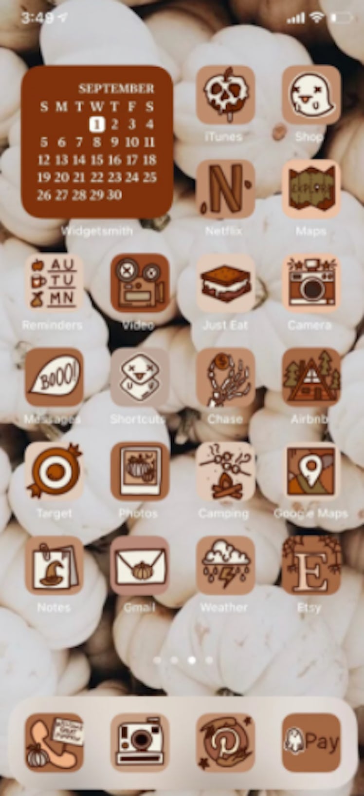 These new Halloween iOS Home Screen iPhone ideas include spooky fall vibes.