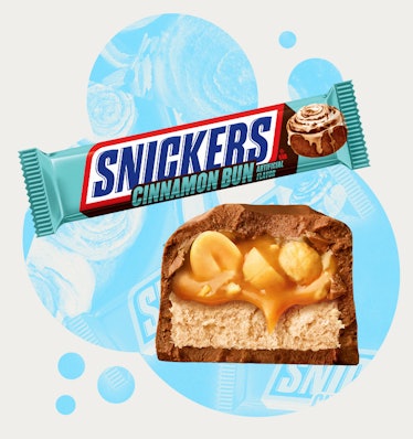 This Snickers Cinnamon Bun review will make you want to taste this fall flavor.