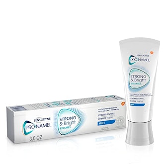 PRONAMEL Sensodyne Pronamel Strong and Bright Enamel Toothpaste (1-Pack)