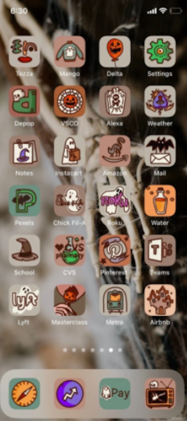 These new iOS Halloween Home screen ideas include a creepy skeleton theme.
