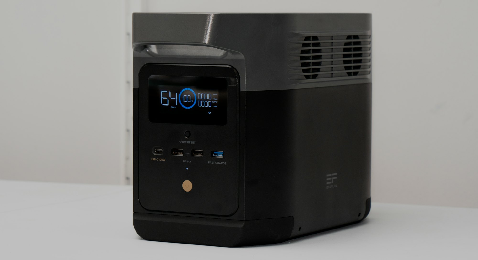 A front picture of the EcoFlow Delta Mini