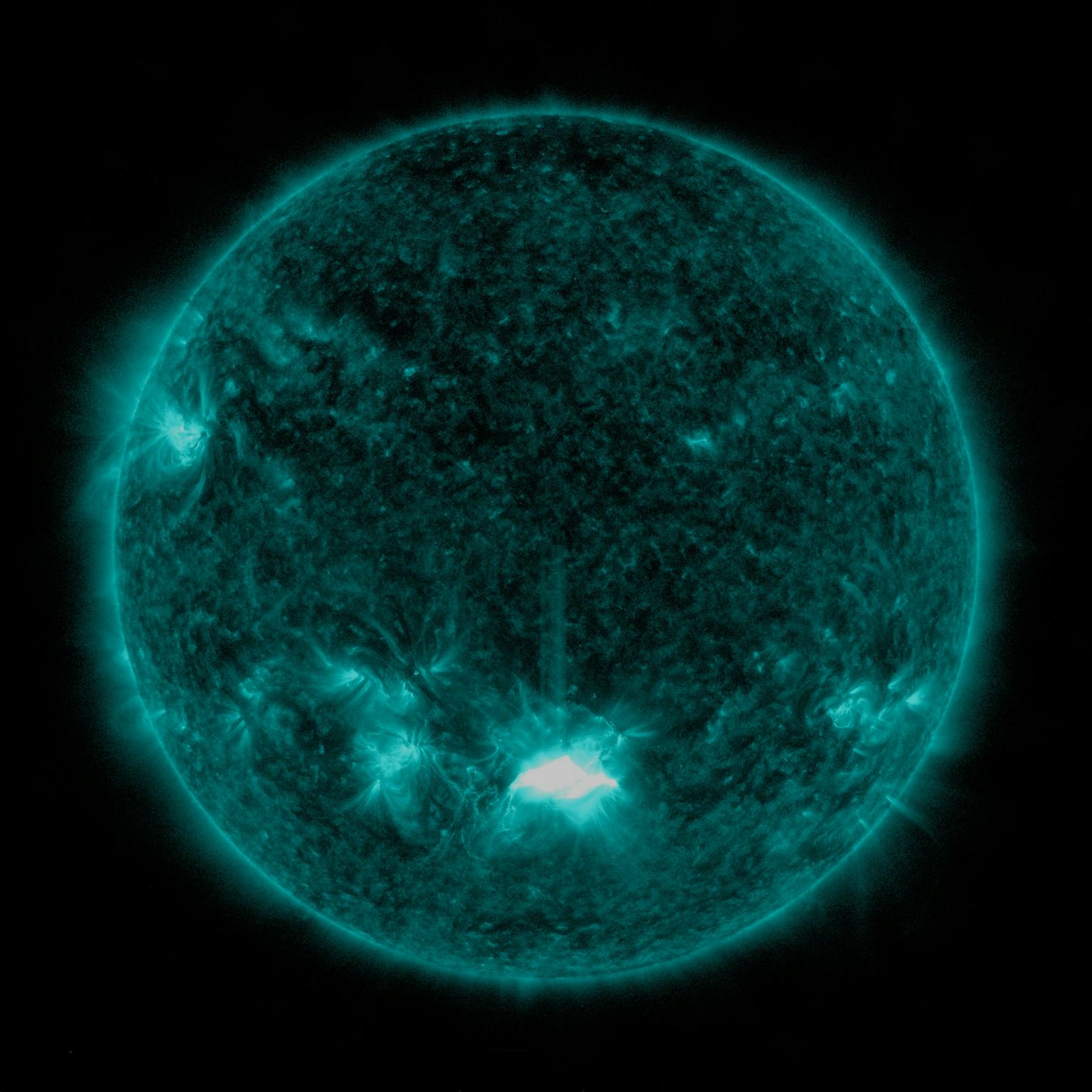 Look NASA captures Xclass solar flare in incredible detail