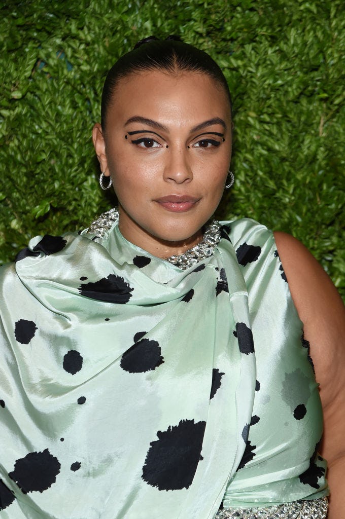 Paloma Elsesser wearing floating eyeliner at the CFDAs.