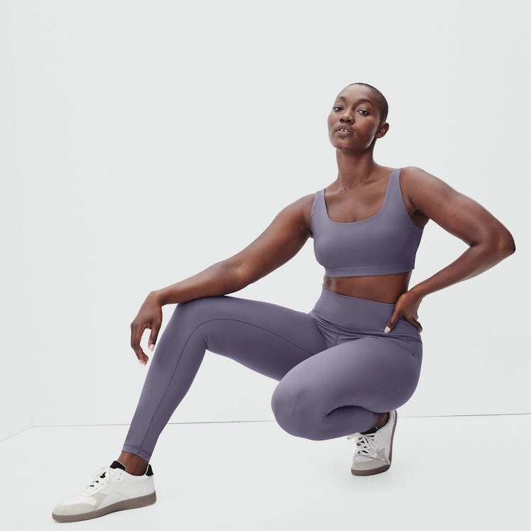 Everlane's The Perform Legging is on sale from the brand's website on Black Friday 2021.
