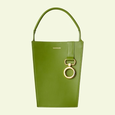 How To Style A Colored Bag Like A Fashion Girl