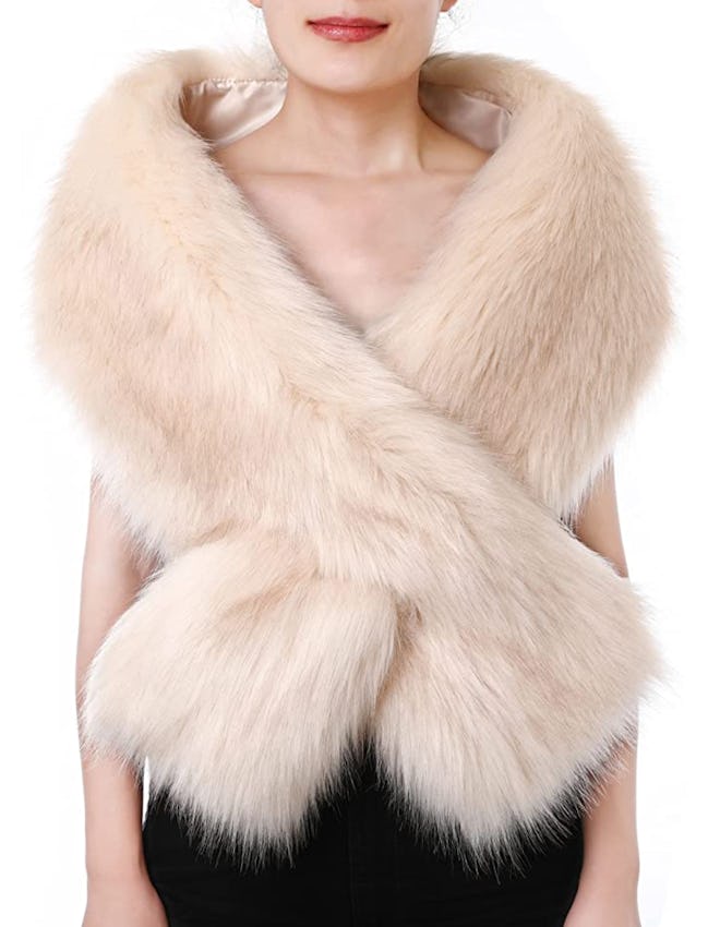 Dikoaina Faux Fur Scarf