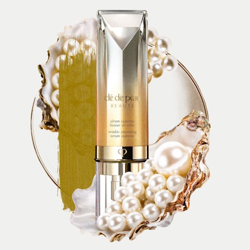 Wrinkle Smoothing Serum Supreme With Pearls By Clé de Peau